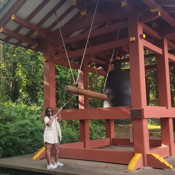 Meet your Posher, Nikkie - Picture 1 of 2